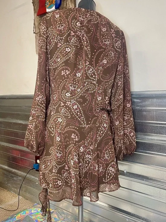 Abercrombie & Fitch Paisley Wrap Dress Brown Pink Floral Ruffle Hem Boho Women’s - Picture 10 of 13